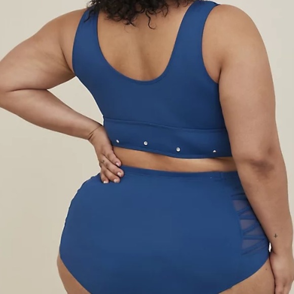 Torrid STUDDED SCOOP SWIM TOP - BLUE size 1X - Picture 3 of 3